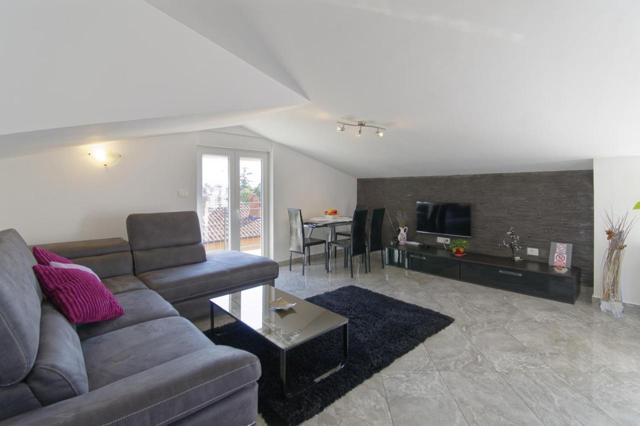 Apartments Goran By Rent Istria Umag Exteriör bild